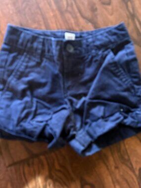 Gap Navy kids size 5 shorts